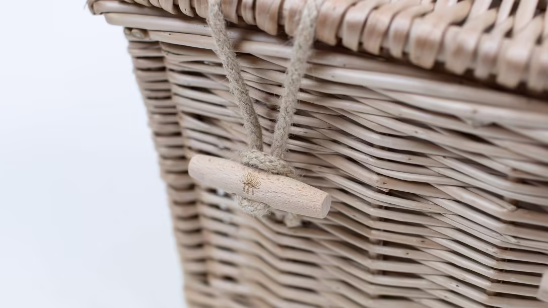 Rectangular Willow Casket - Image 2