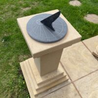 garden_urn_for_ashes_sundial