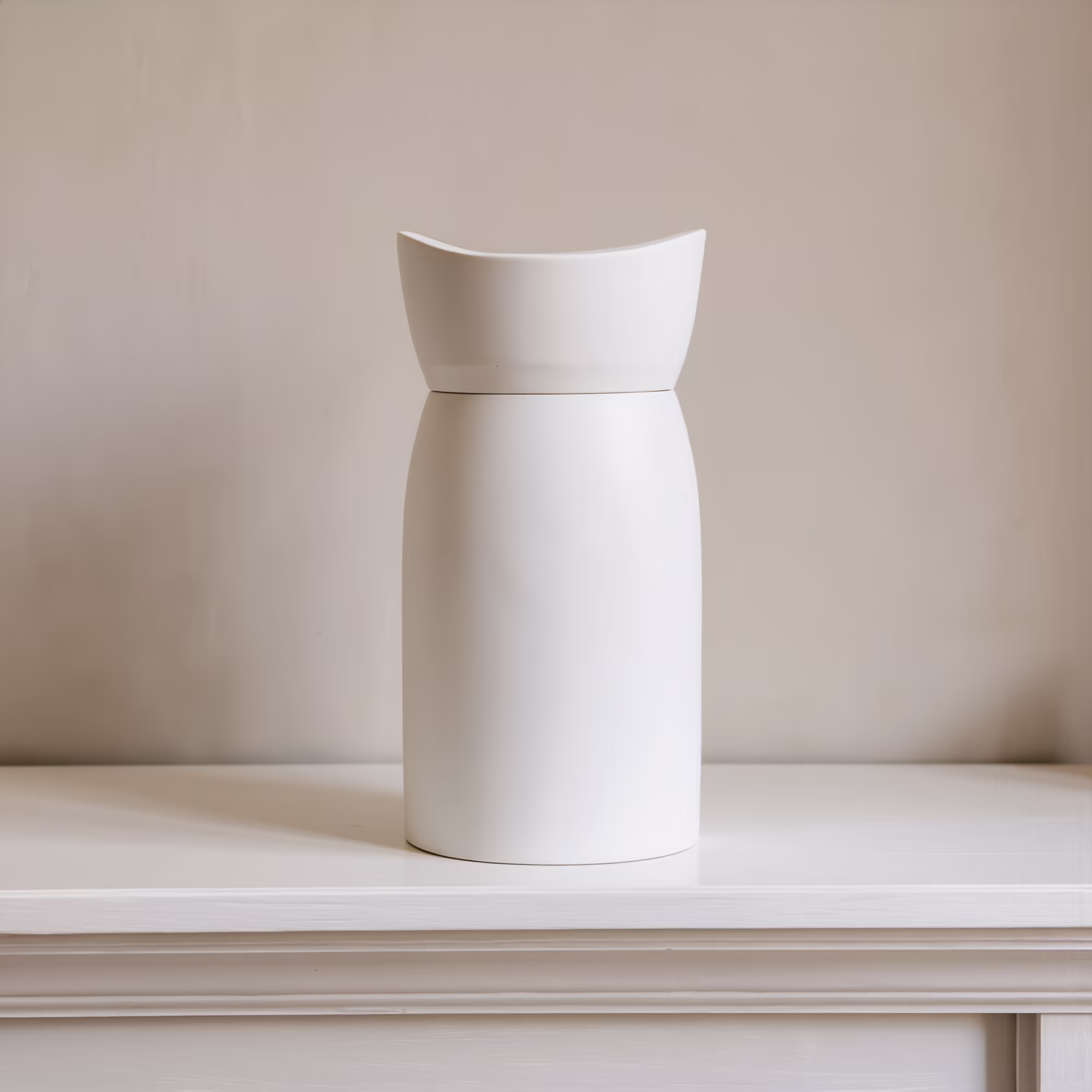 smooth_white_urn
